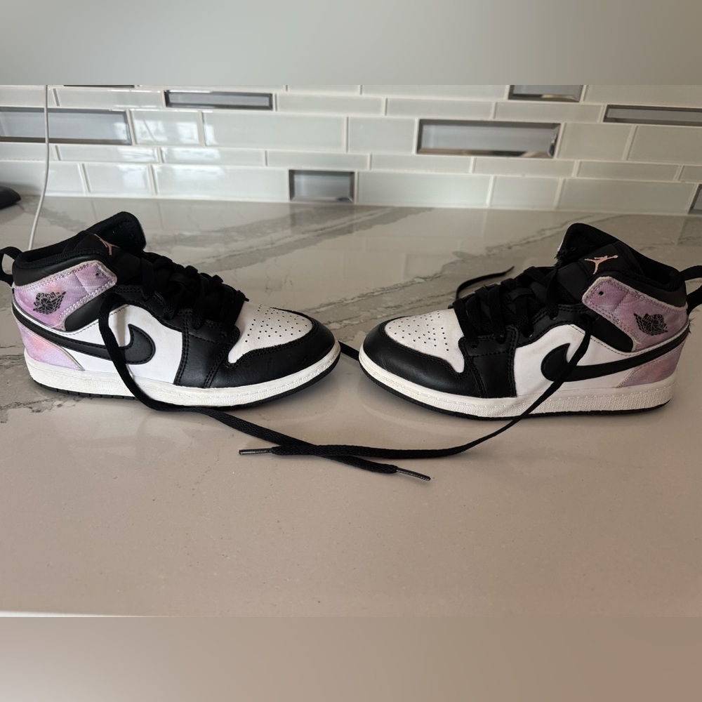 Kids Jordan 1 Mid SE Zen Master - Size 2.5Y